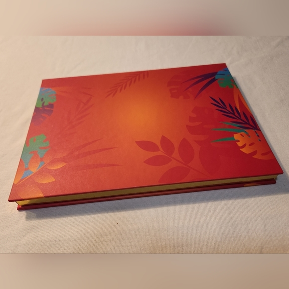 OPV BEAUTY LONDON EYE SHADOW PALETTE - Picture 5 of 9